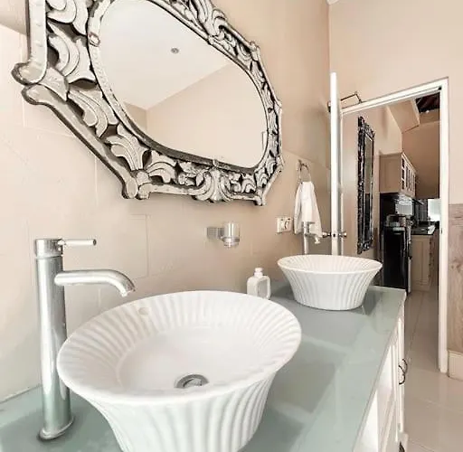 ヴィラ Cute 2br In The Heart Of
