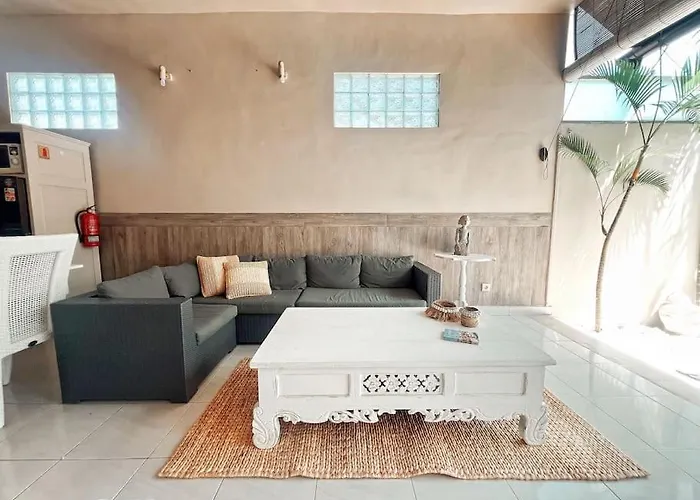 Cute 2br In The Heart Of